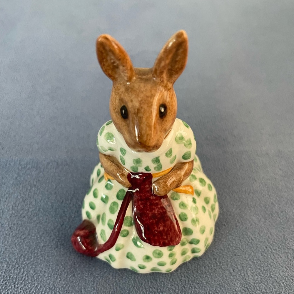 Bunnykins Figurine Busy Needles Royal Doulton